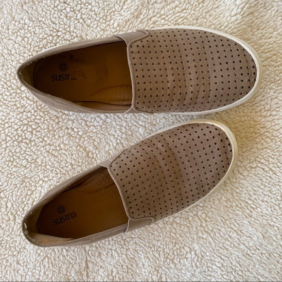 susina slip on sneaker